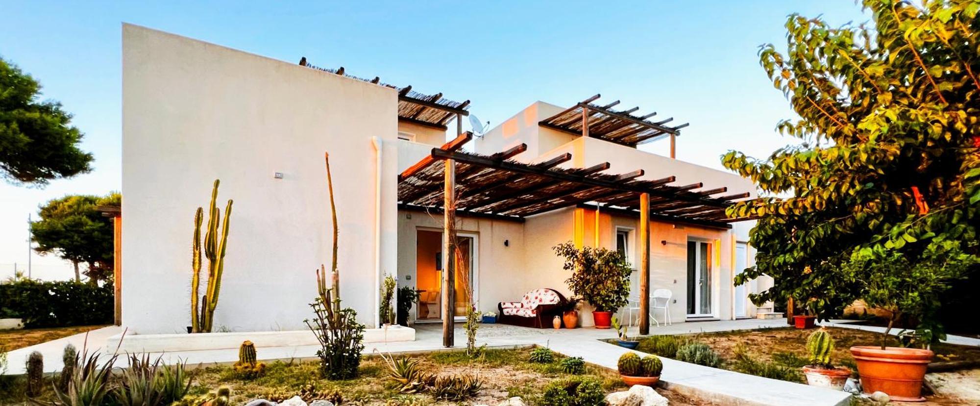 كابو فاتيكانو Casa Cunaci Bed And Breakfast المظهر الخارجي الصورة